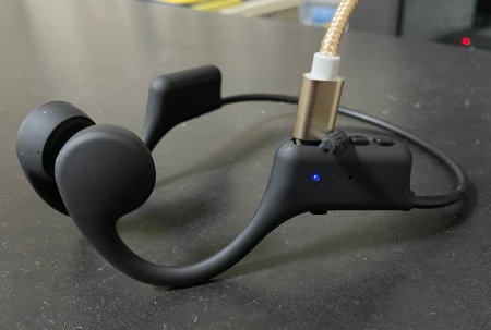 骨伝導イヤフォン